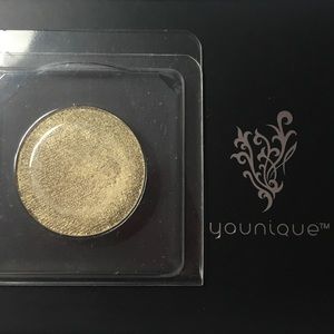 Younique Moodstruck eyeshadow single